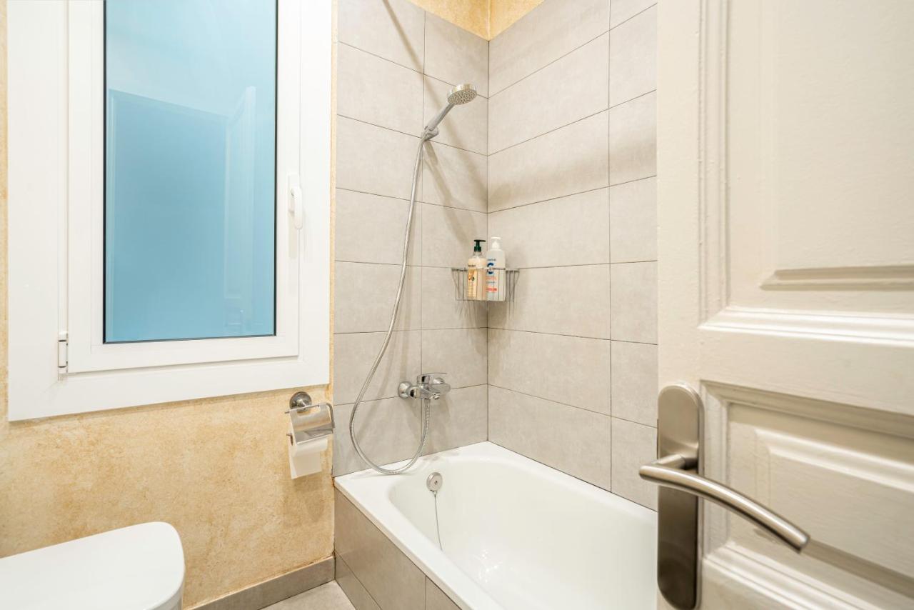 Sagrada Familia C&D Lovely Apartment Barcelona Bagian luar foto